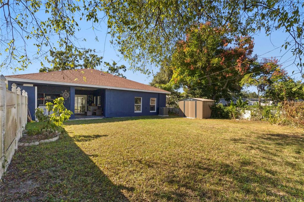 Image 28 of property listing at 6023 SANTA MONICA DRIVE, Tampa, FL 33615