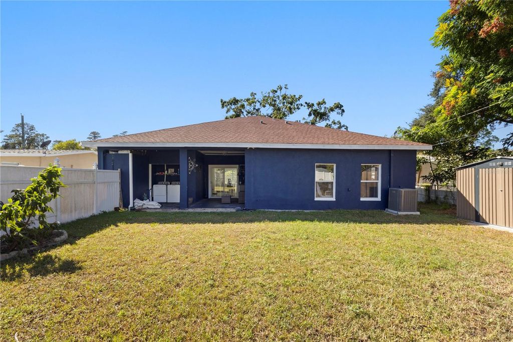 Image 29 of property listing at 6023 SANTA MONICA DRIVE, Tampa, FL 33615