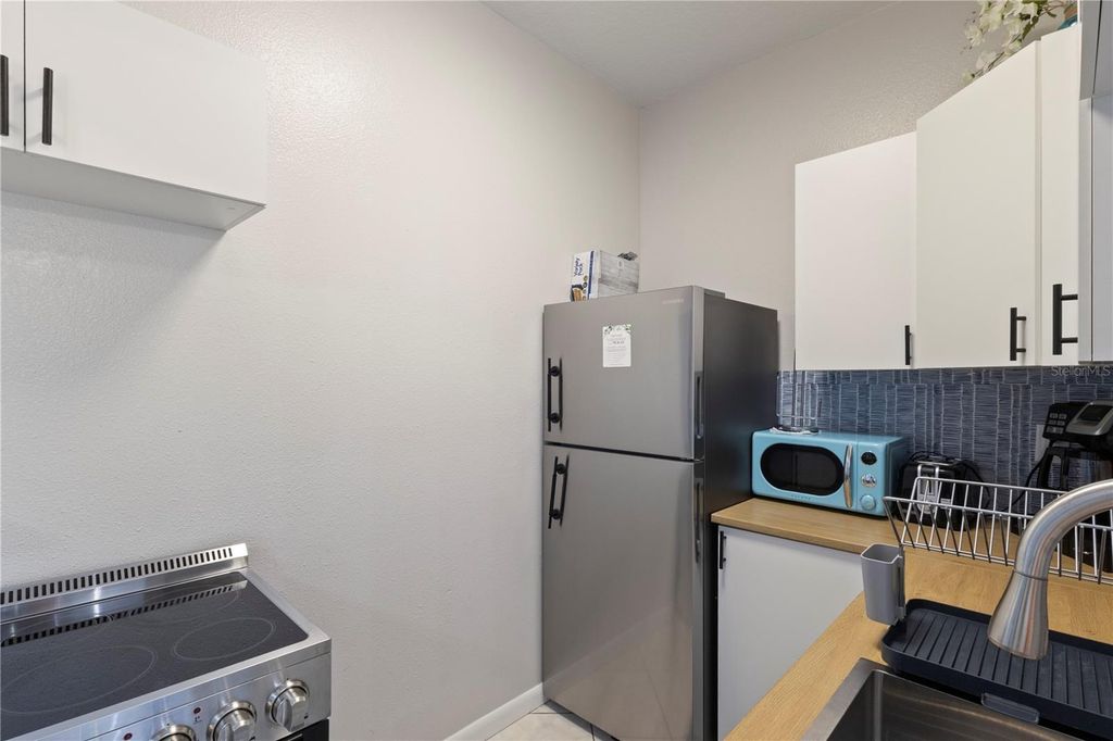 Image 34 of property listing at 6023 SANTA MONICA DRIVE, Tampa, FL 33615