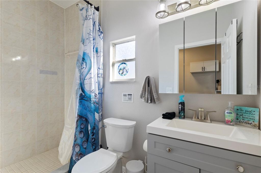 Image 37 of property listing at 6023 SANTA MONICA DRIVE, Tampa, FL 33615