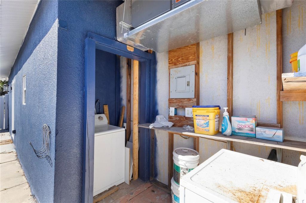 Image 38 of property listing at 6023 SANTA MONICA DRIVE, Tampa, FL 33615