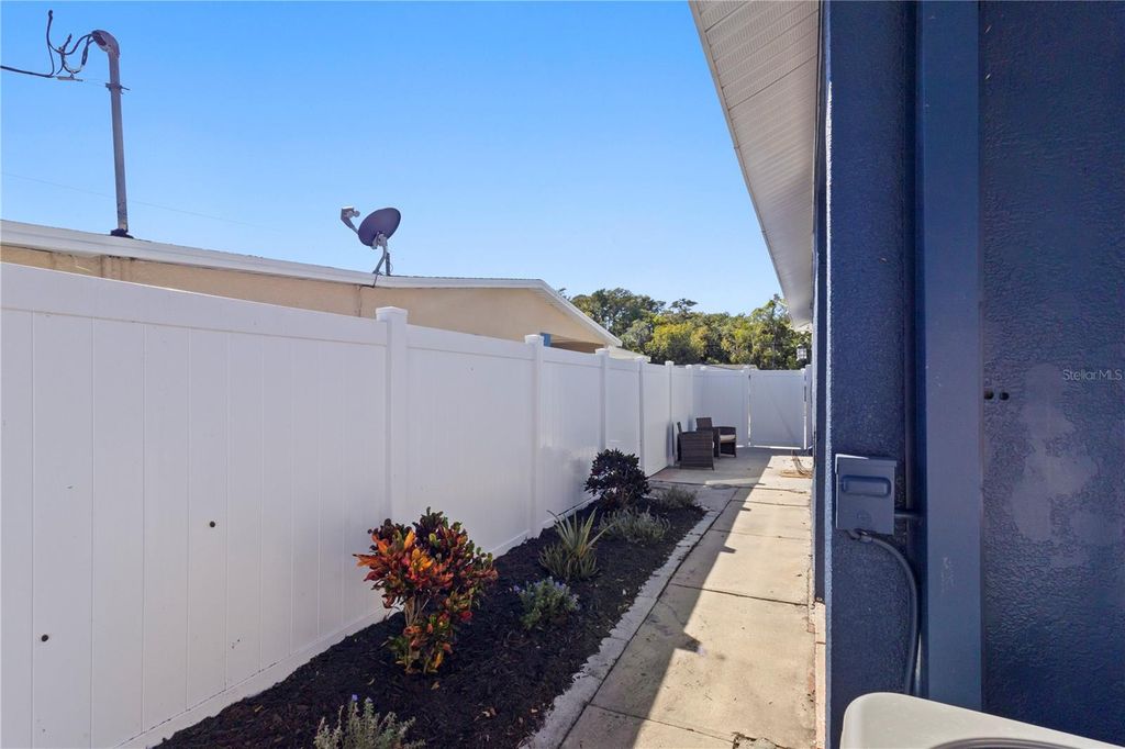 Image 39 of property listing at 6023 SANTA MONICA DRIVE, Tampa, FL 33615