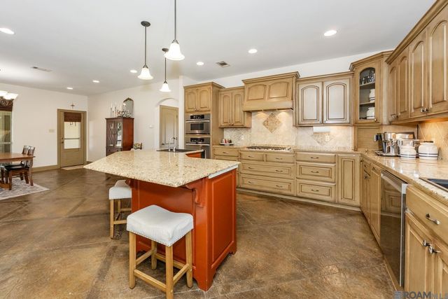 16242 Ole Homestead Ln, Prairieville, LA 70769