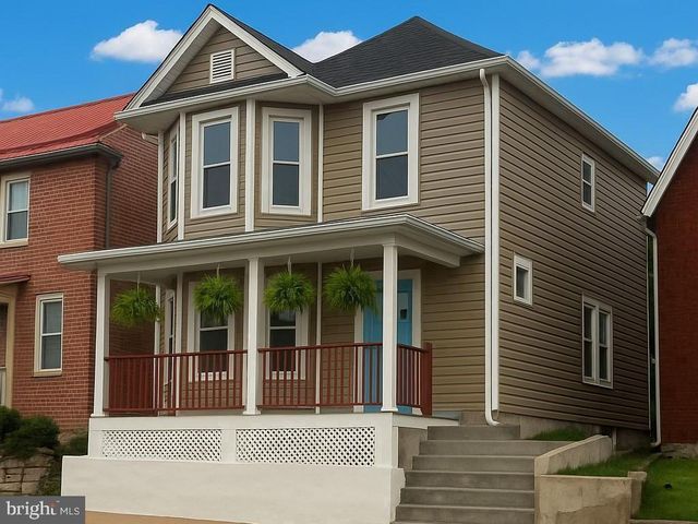 633 N QUEEN ST, Martinsburg, WV 25404