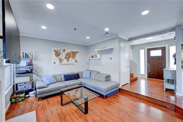 260 Victoria Street 5, Costa Mesa, CA 92627
