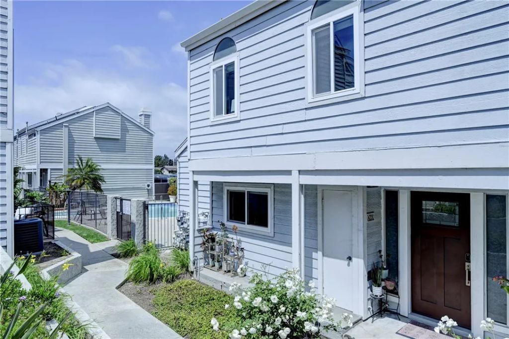 260 Victoria Street 5, Costa Mesa, CA 92627