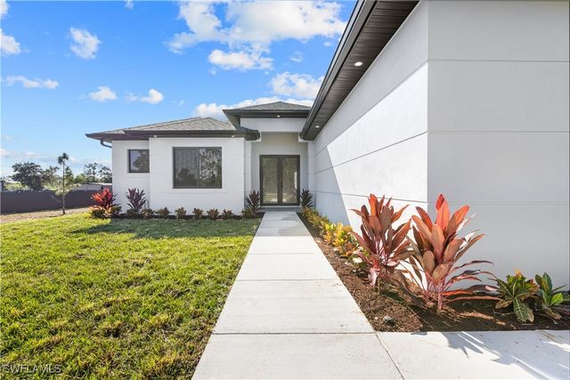 2936 41st AVE NE, Naples, FL 34120