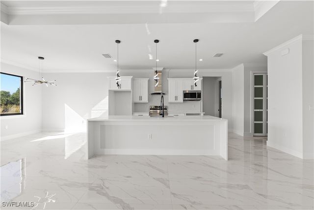 2936 41st AVE NE, Naples, FL 34120