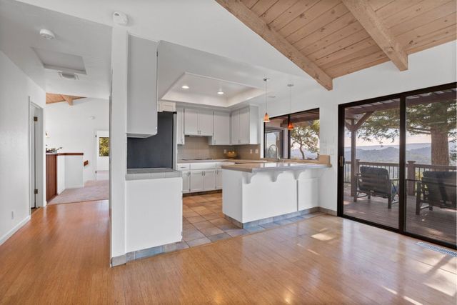 25435 Hutchinson Road, Los Gatos, CA 95033