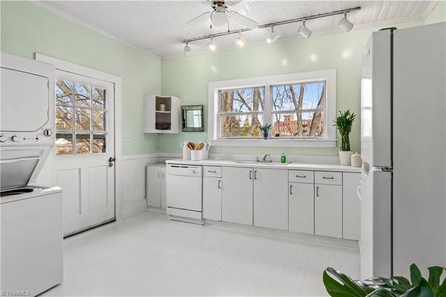 415 S Poplar Street, Winston-salem, NC 27101