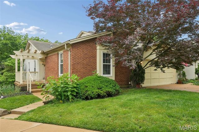 3024 Autumn Lakes Court, Maryland Heights, MO 63043