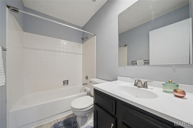 3024 Autumn Lakes Court, Maryland Heights, MO 63043