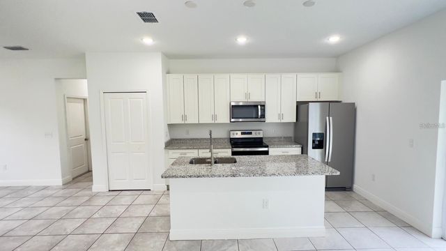 799 W COUNTRY CLUB BOULEVARD, Citrus Springs, FL 34434