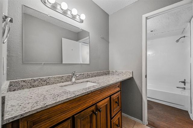 3034 Tudor Lane A, Irving, TX 75060