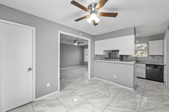 3034 Tudor Lane A, Irving, TX 75060