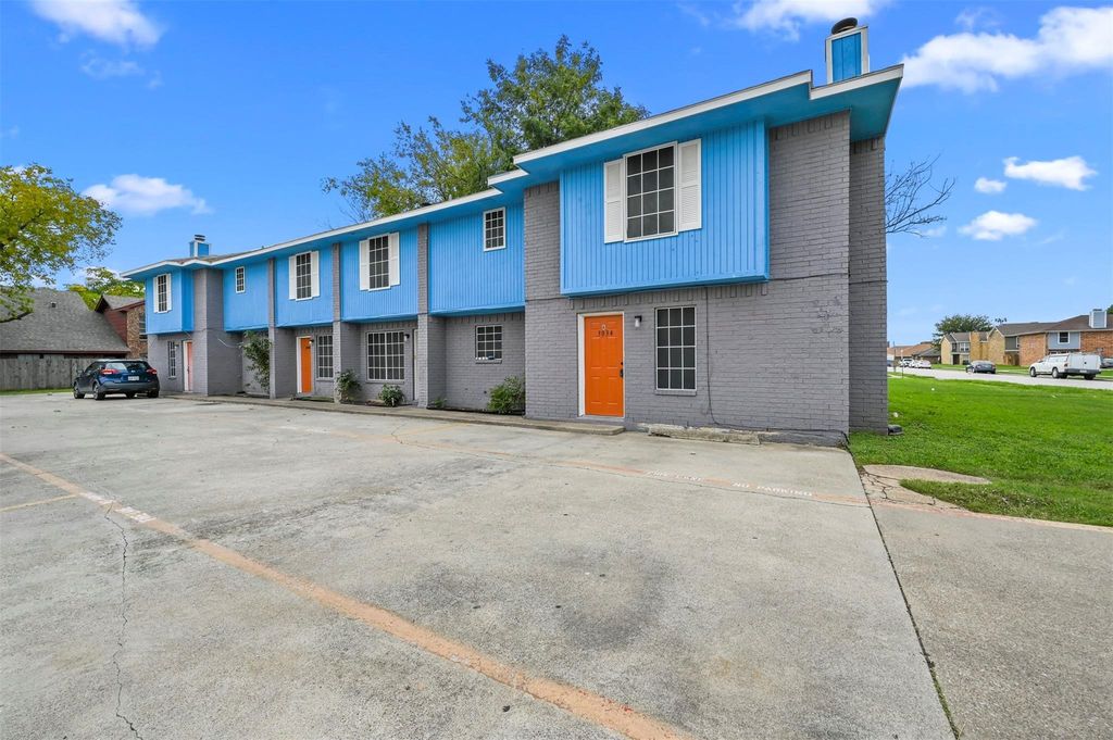 3034 Tudor Lane A, Irving, TX 75060