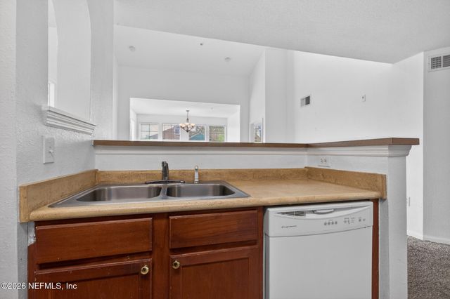 8550 TOUCHTON Road 537, Jacksonville, FL 32216