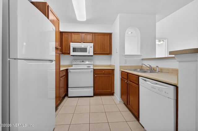 8550 TOUCHTON Road 537, Jacksonville, FL 32216