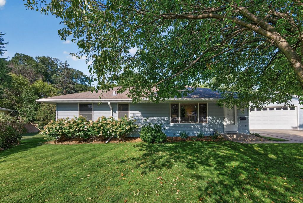 4500 Nord Drive, Bloomington, MN 55437 — exterior