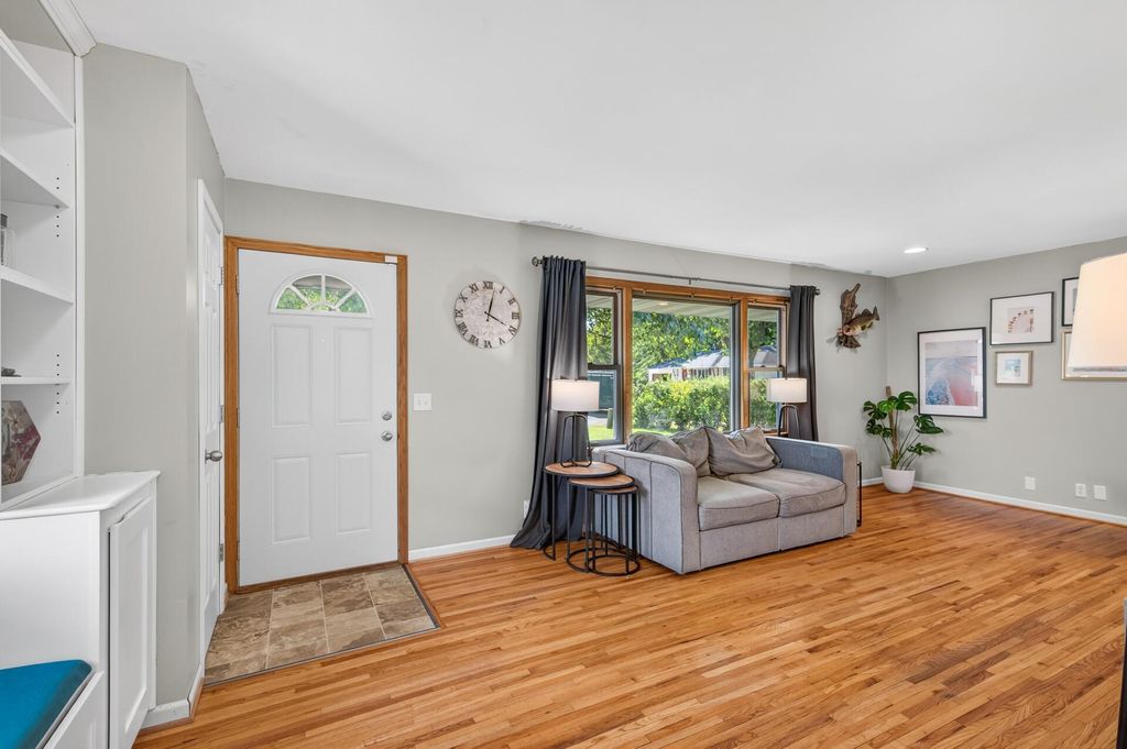 4500 Nord Drive, Bloomington, MN 55437 — photo 5
