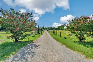 111 N Briaroaks Road, Burleson, TX 76028