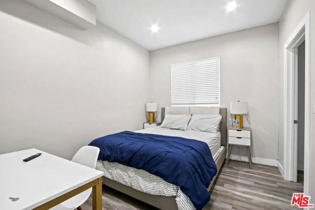 1805 S New England Street, Los Angeles, CA 90006