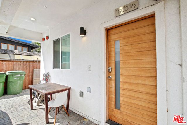 1805 S New England Street, Los Angeles, CA 90006