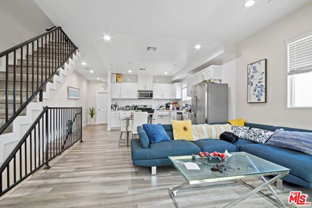 1805 S New England Street, Los Angeles, CA 90006
