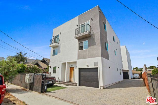 1805 S New England Street, Los Angeles, CA 90006