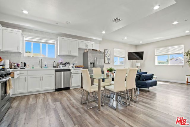 1805 S New England Street, Los Angeles, CA 90006