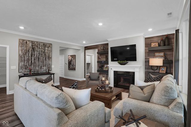 2311 Red Squirrel Way, Zionsville, IN 46077