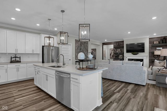 2311 Red Squirrel Way, Zionsville, IN 46077