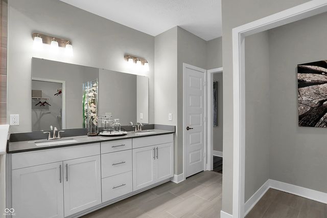 2311 Red Squirrel Way, Zionsville, IN 46077
