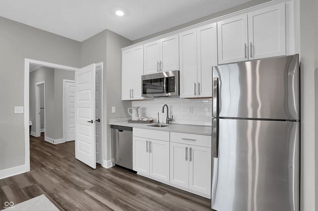 2311 Red Squirrel Way, Zionsville, IN 46077