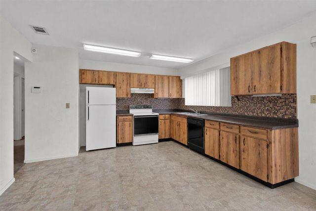 2118 SW Airoso Boulevard, Port St. Lucie, FL 34984