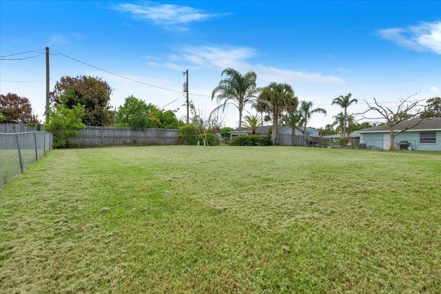 2118 SW Airoso Boulevard, Port St. Lucie, FL 34984