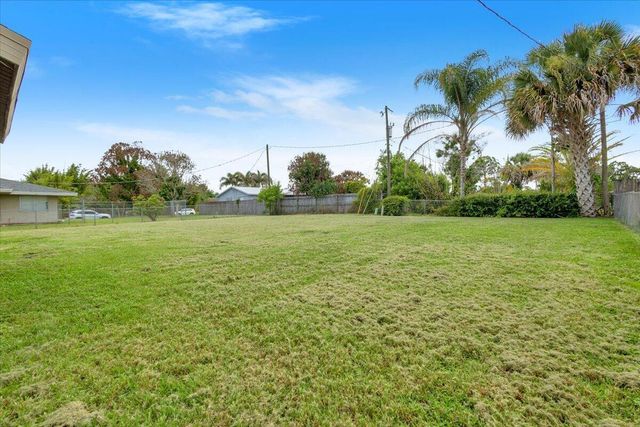 2118 SW Airoso Boulevard, Port St. Lucie, FL 34984