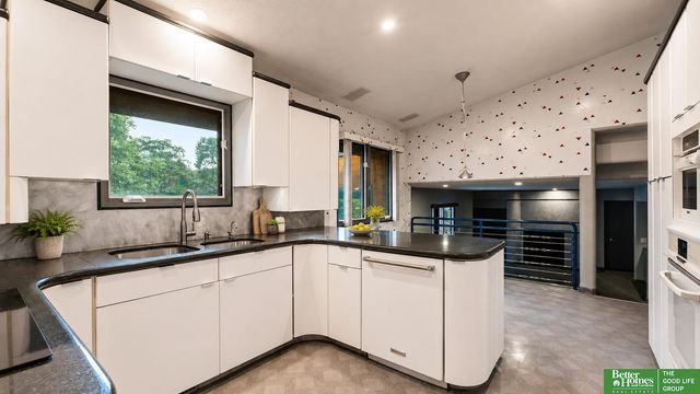 12614 Harney Circle, Omaha, NE 68154