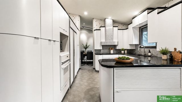 12614 Harney Circle, Omaha, NE 68154