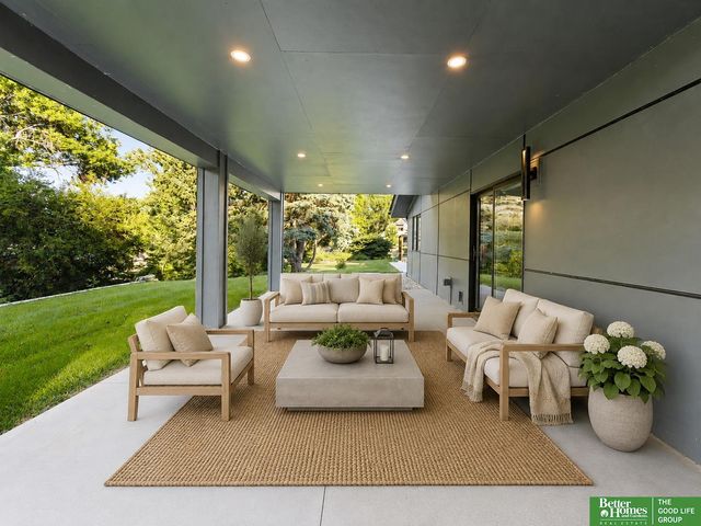 12614 Harney Circle, Omaha, NE 68154