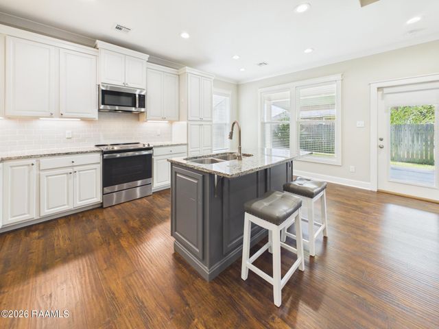 110 Scarlet Oak Drive, Carencro, LA 70520