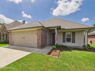 110 Scarlet Oak Drive, Carencro, LA 70520