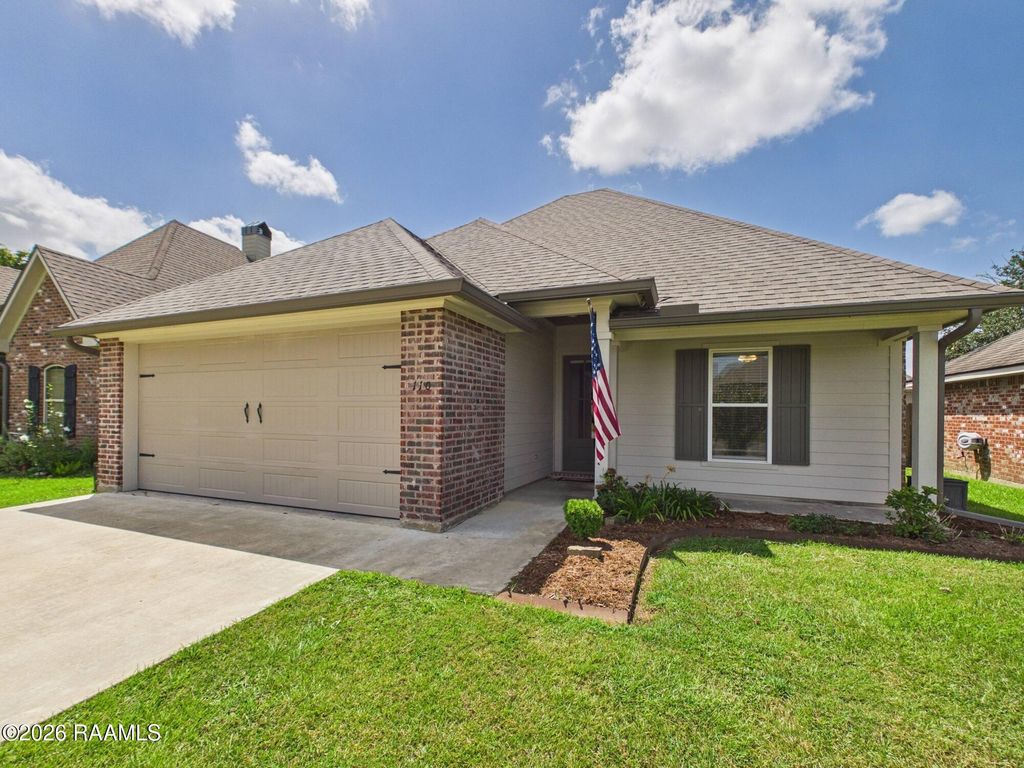 110 Scarlet Oak Drive, Carencro, LA 70520