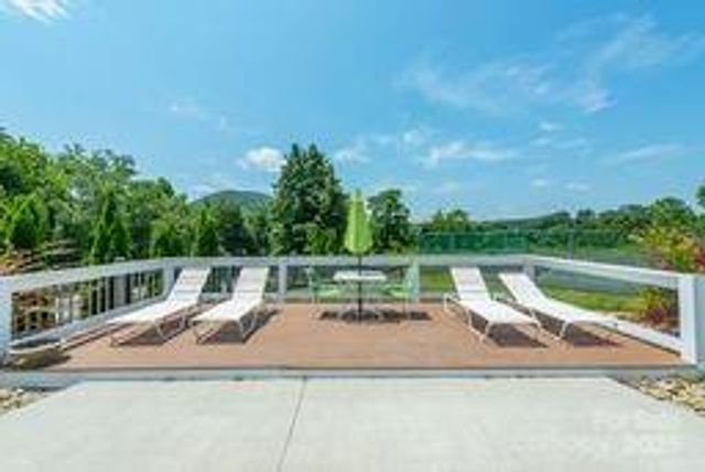 1303 Hyde Park Drive, Asheville, NC 28806