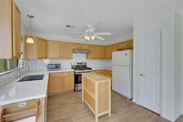 9671 Giddings Avenue, Las Vegas, NV 89148