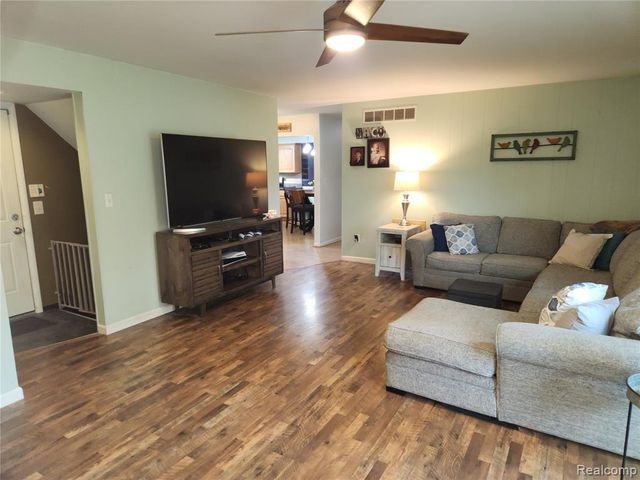 24960 Trombley Street, Harrison Twp, MI 48045