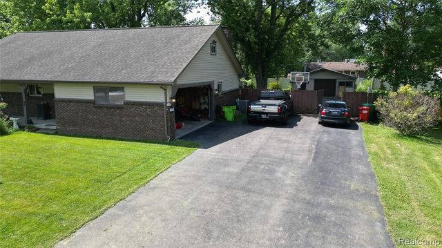 24960 Trombley Street, Harrison Twp, MI 48045
