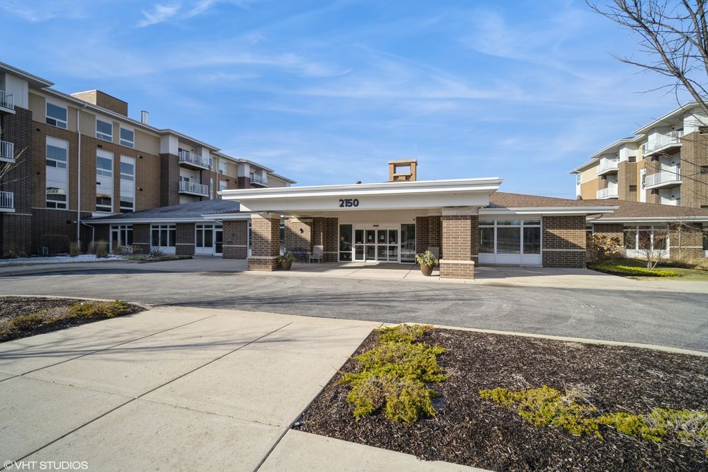 2150 Founders Drive 247, Northbrook, IL 60062