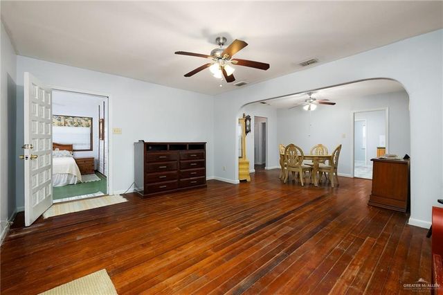 218 E Sam Houston Boulevard, Pharr, TX 78577