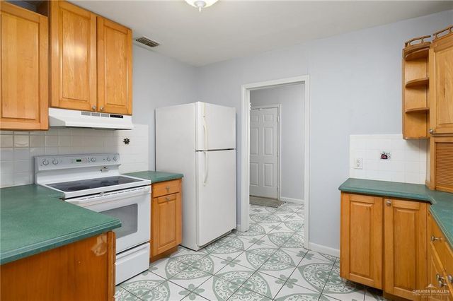 218 E Sam Houston Boulevard, Pharr, TX 78577